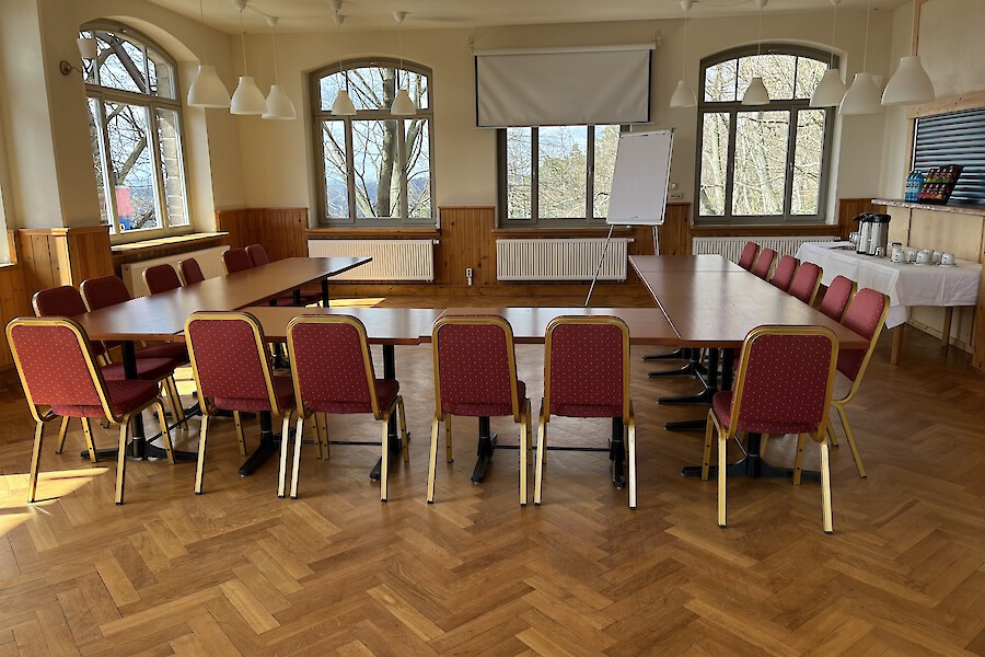 Beispiel Tafel U-Form für 18 Personen